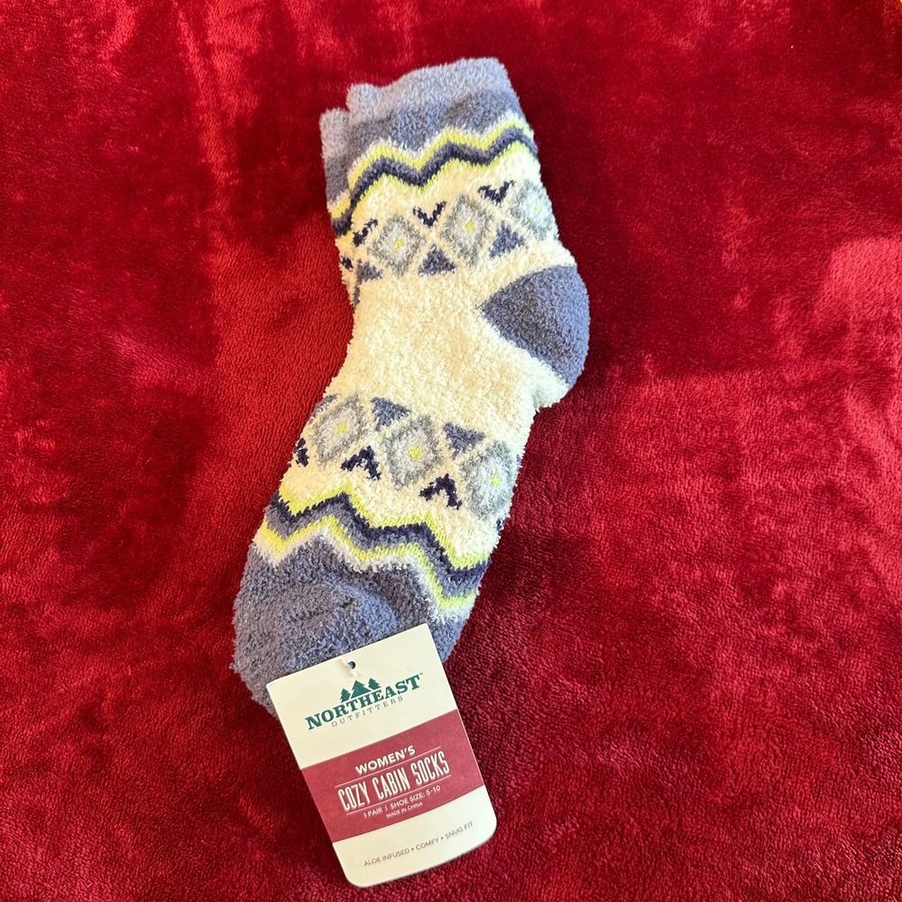 Northeast Outfitters Womens Cozy Cabin Socks Blue Diamond Crew Aloe Infused NEW